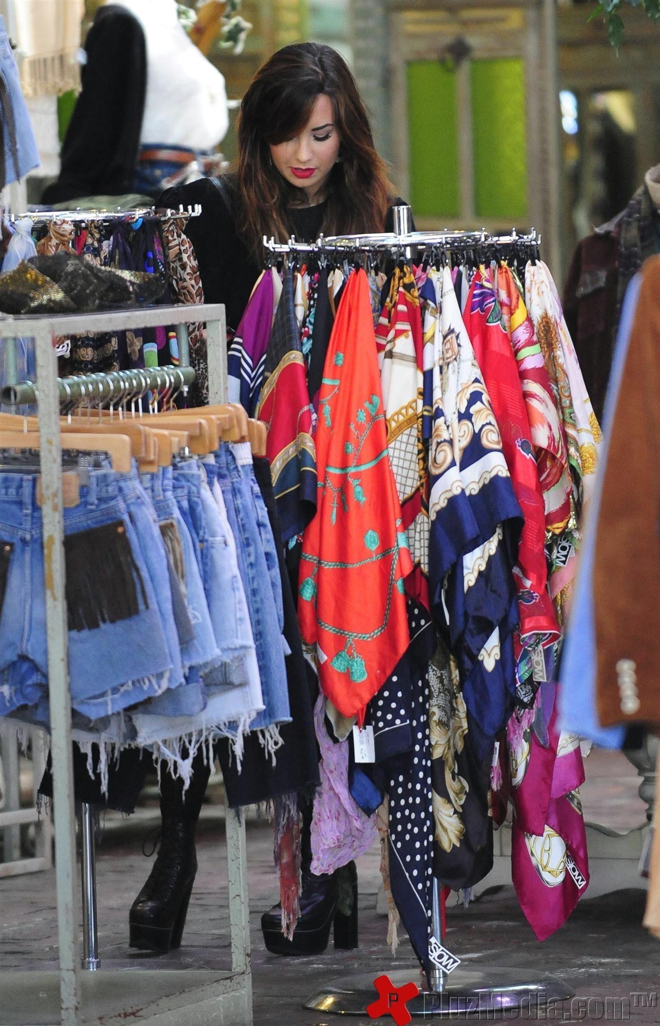 Demi Lovato shopping at Slow Boutique on Melrose Avenue | Picture 96797